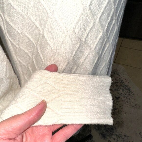 NWT Cyrus Soft Cream Cable Knit Turtleneck Sweater XS Classic Careerwear Money - Picture 12 of 12